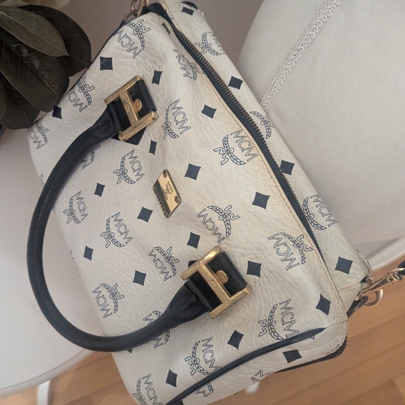 MCM White and Blue Crossbody Bag with Elegant Design - Picture 6 of 14